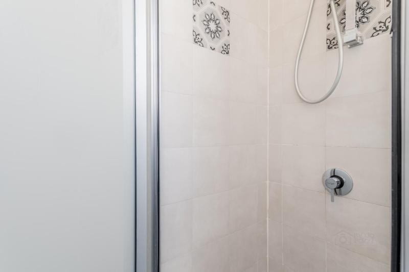 Double Room with Private Bathroom image 2