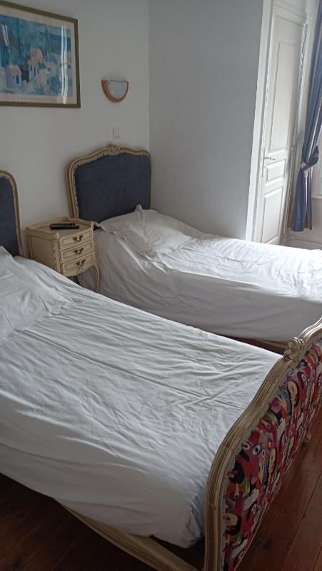 Twin Room image 2
