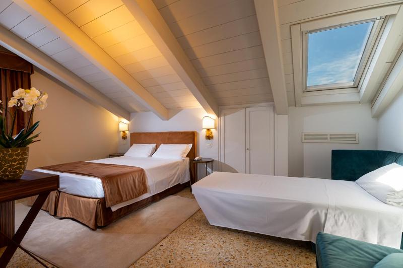 Premium Quadruple Room image 4