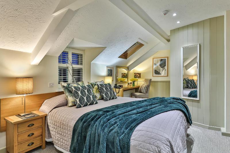 King Room image 3