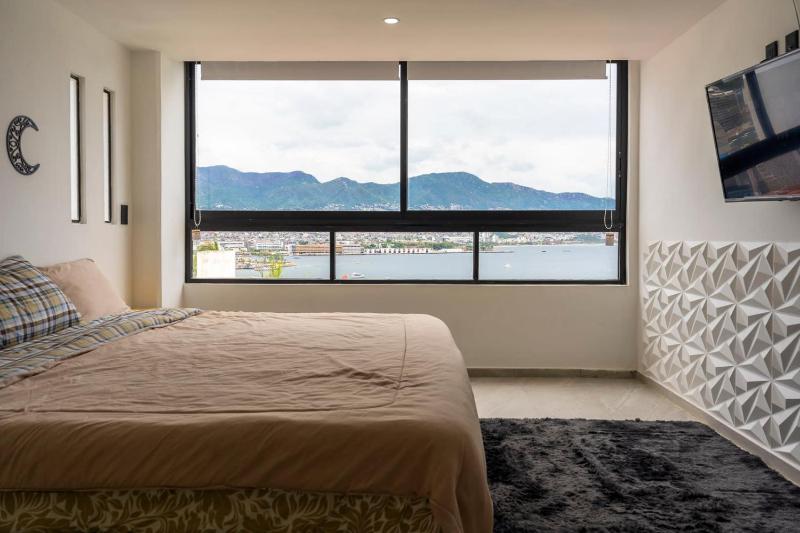 Acapulco Retreat with Bay Views & Amenities - image 16