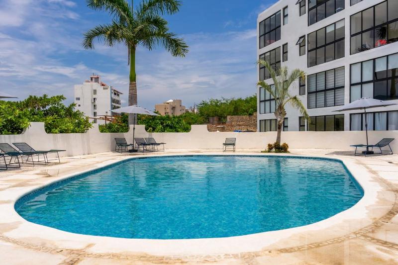 Acapulco Retreat with Bay Views & Amenities - image 4