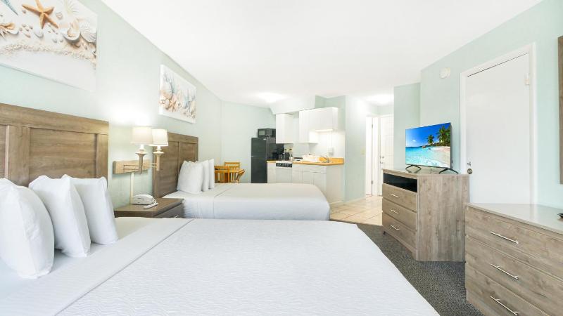 Ocean Court Beachfront Hotel - image 19