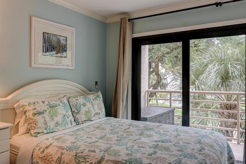 Wonderful Luxury Updated Villamare with Pool Bikes & Beach Gear included - image 25