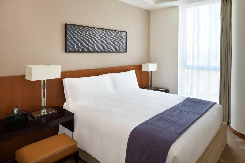Three-Bedroom Apartment with City View image 4