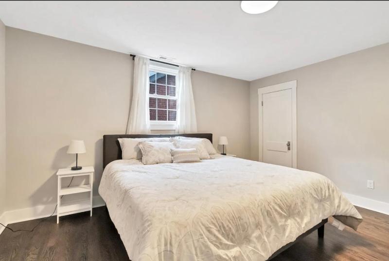 Lavish Flat w King Bed in near DT Food & Shops - image 19