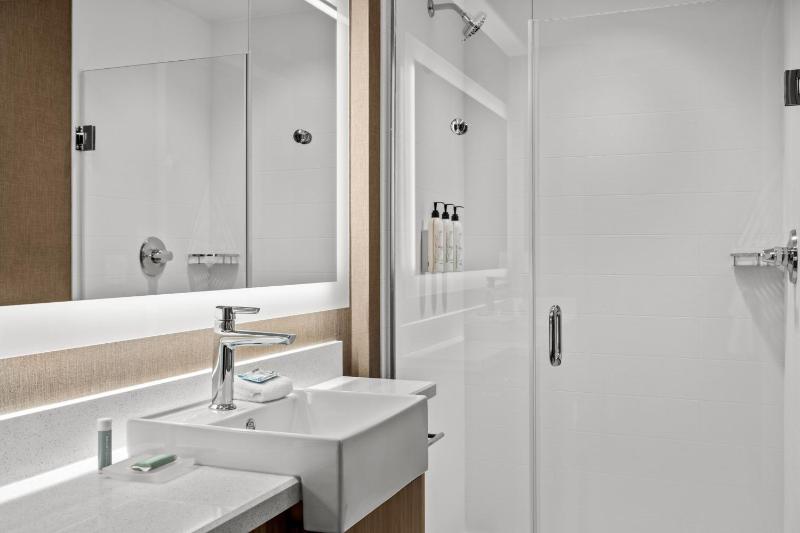 Suite with Two Queen Beds and Trundle Bed image 3
