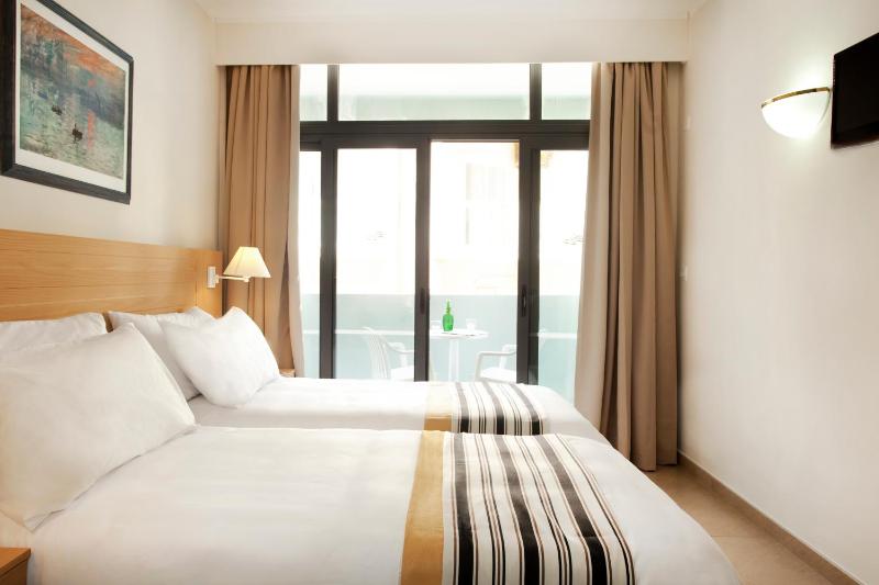 Double or Twin Room with Balcony image 3