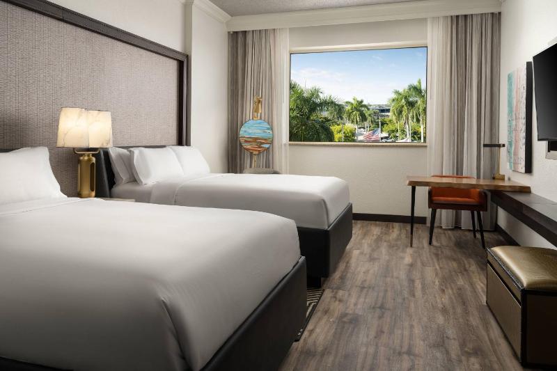 Club level, Guest room, 2 Double, High floor image 1