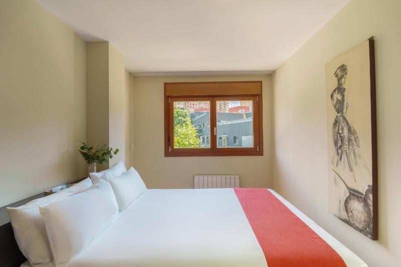 Standard One-Bedroom Apartment image 1