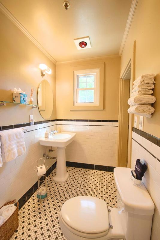 Azalea Lodge Room image 3