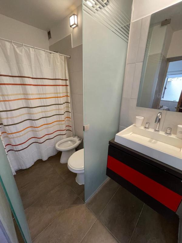 Departamento PB patio y asador privados - NUEVO SERVICIO Estacionamiento 24hs INCLUIDO no camioneta- Cerca de hotel Quinto Centenario Nuevocentro shopping Hospital Clinicas y Club Universitario Córdoba Sede central - image 25