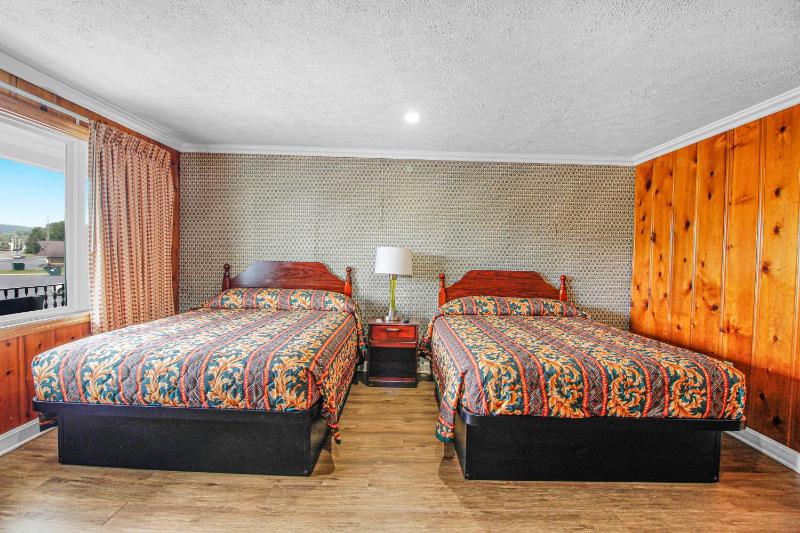  Room with Two Double Beds - Non-Smoking image 4