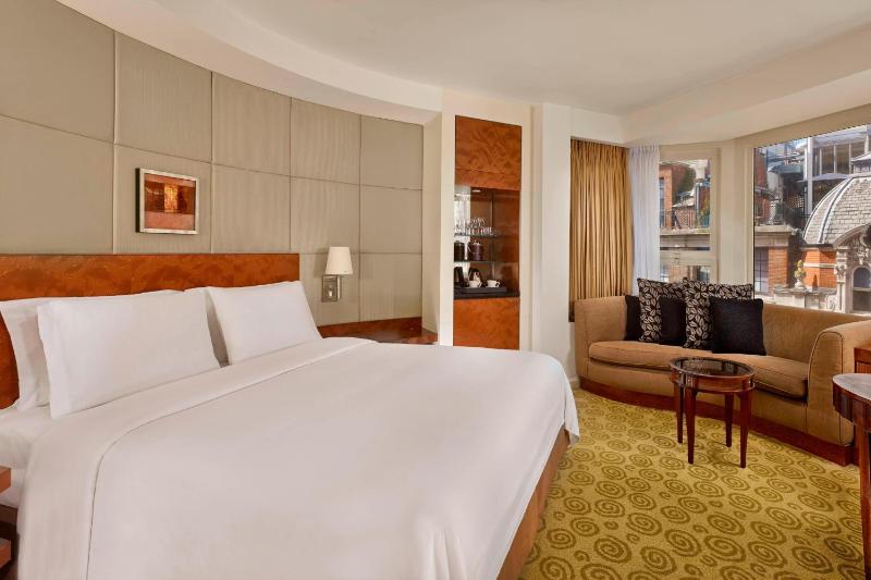 Classic Room, Guest room, 1 King image 4