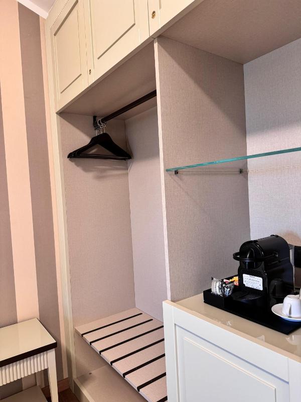Superior Double Room image 3