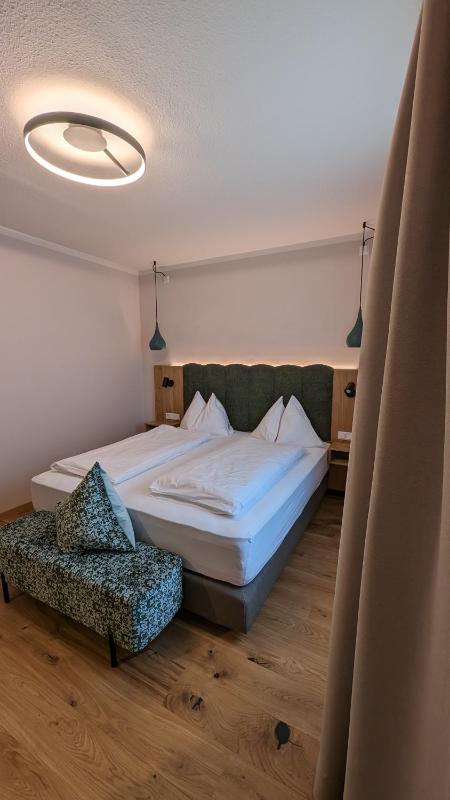 Budget Double Room image 4