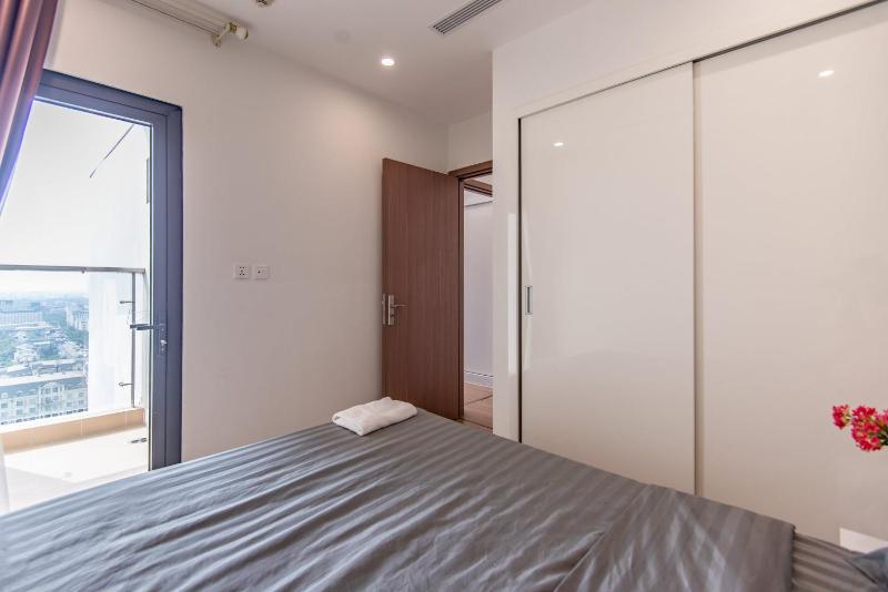 LYNN HOUSING- APARTMENT FOR RENT at Vinhomes Skylake  My Dinh with Great View - image 3