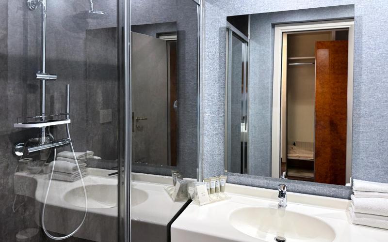 Premium Double Room with Spa Access image 2