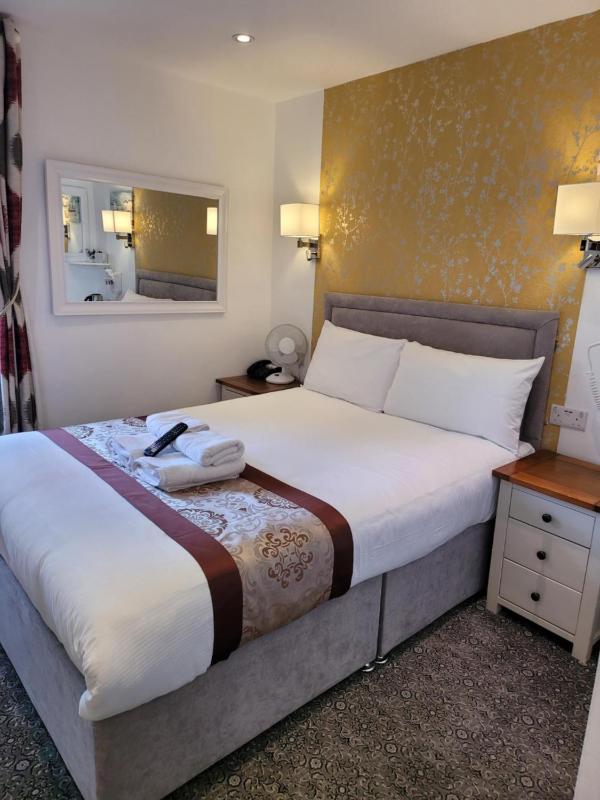 En Suite Double Room image 1