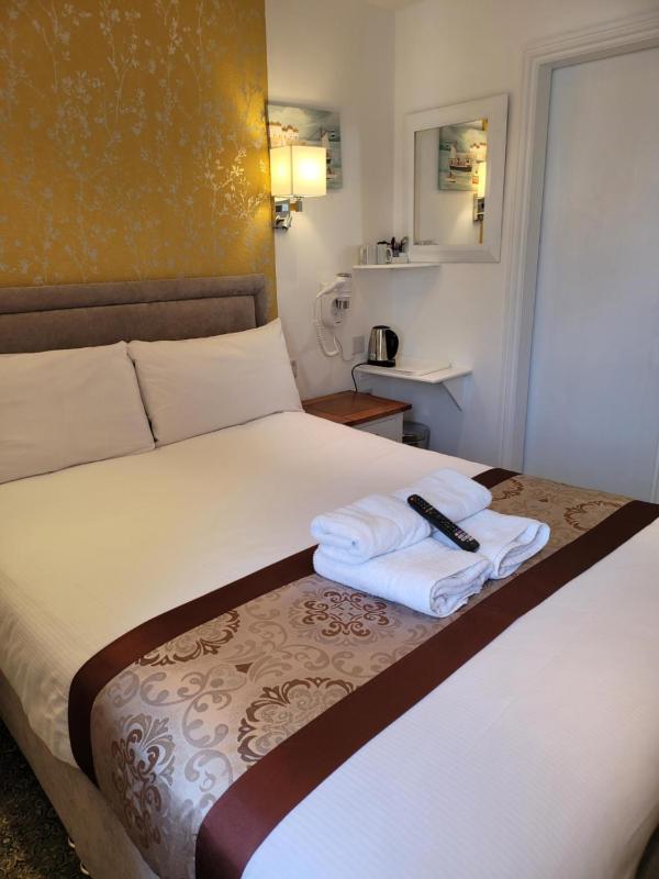 En Suite Double Room image 4