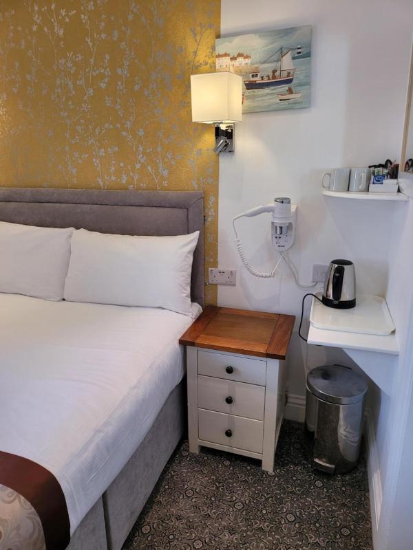 En Suite Double Room image 3