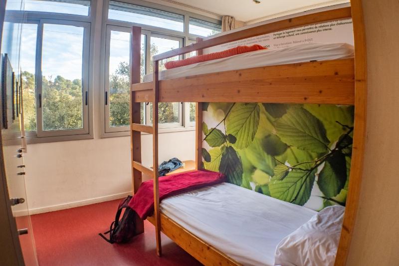 Twin Room image 4
