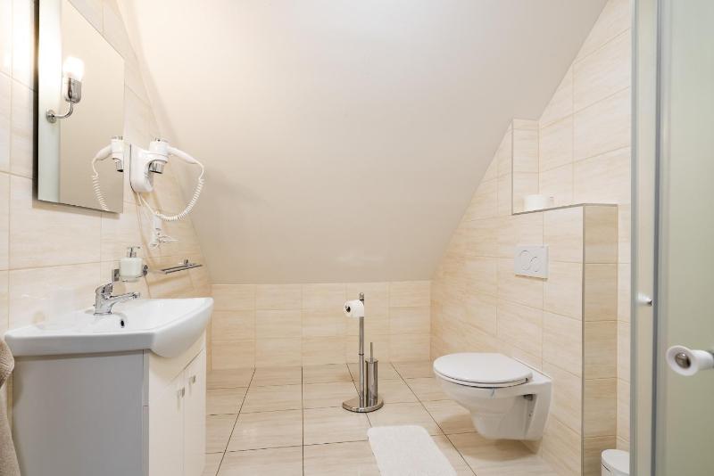 Deluxe Double Room with Extra Bed image 4