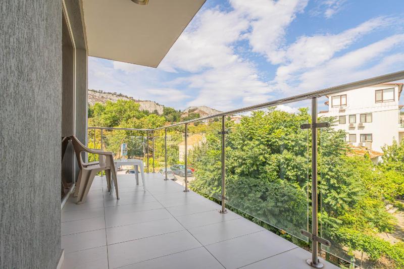 Junior Suite with Balcony image 3