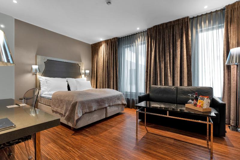Superior Double Room image 3