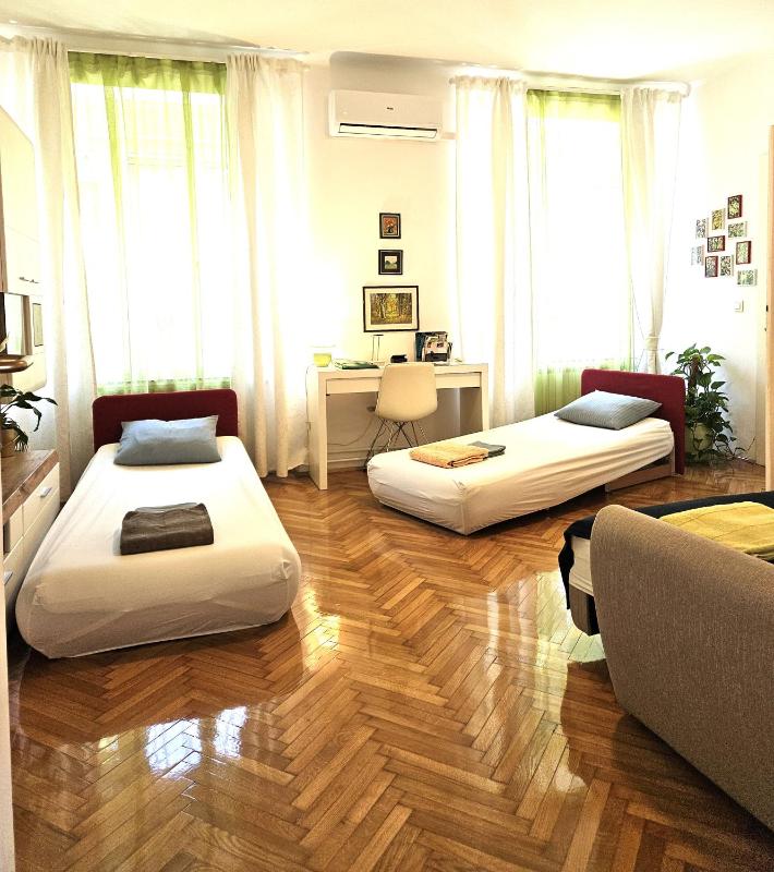 Superior Apartment image 3
