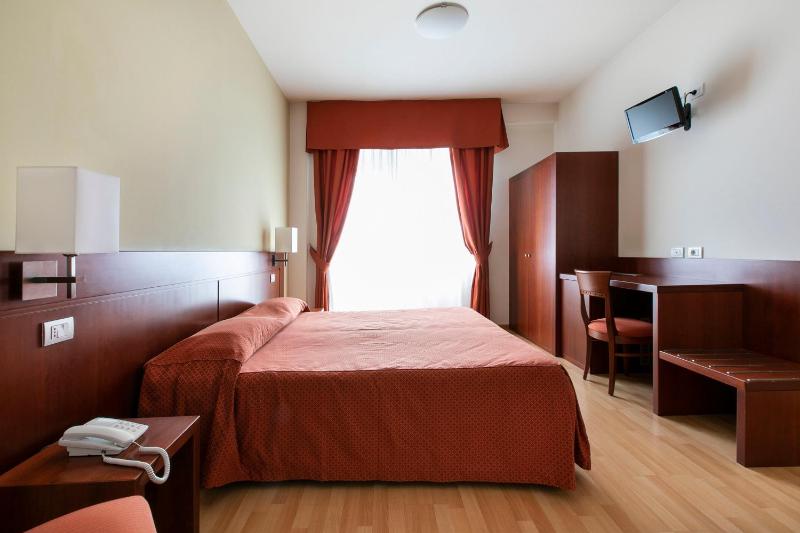 Double or Twin Room image 3