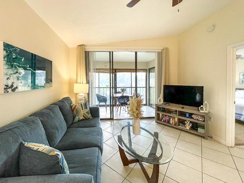 Spacious Shorewalk 2B-2B Condo near Anna Maria Island Beaches & IMG Academy - image 5