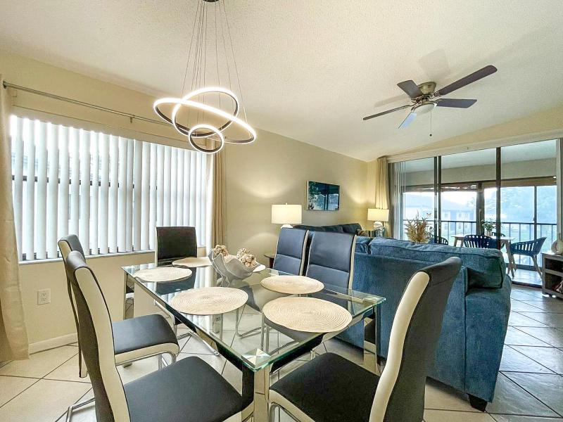 Spacious Shorewalk 2B-2B Condo near Anna Maria Island Beaches & IMG Academy - image 13