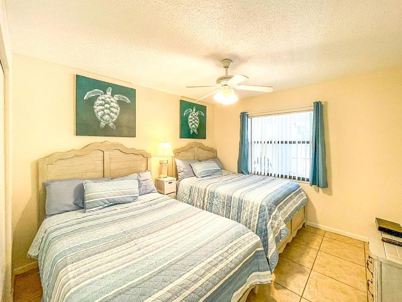 Spacious Shorewalk 2B-2B Condo near Anna Maria Island Beaches & IMG Academy - image 7
