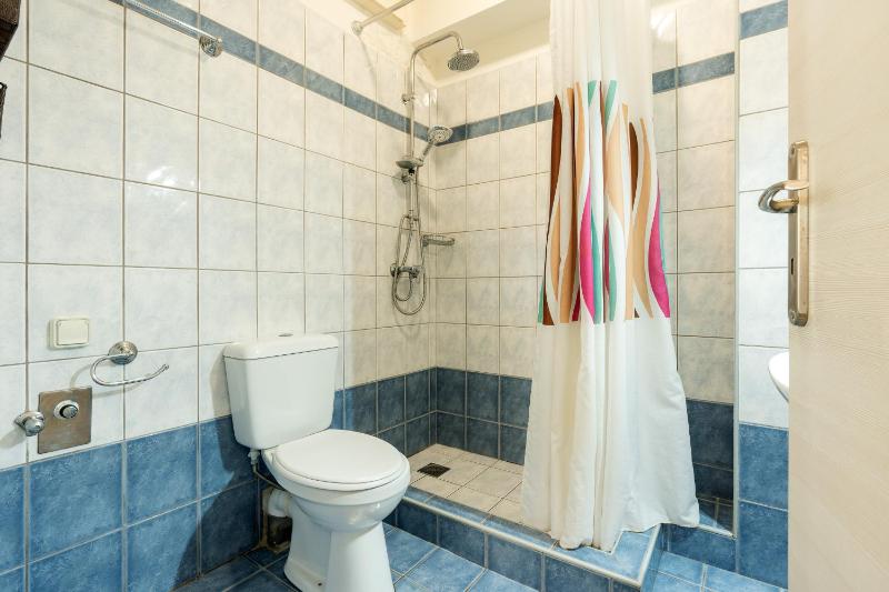 One-Bedroom Apartment with Sea View image 4