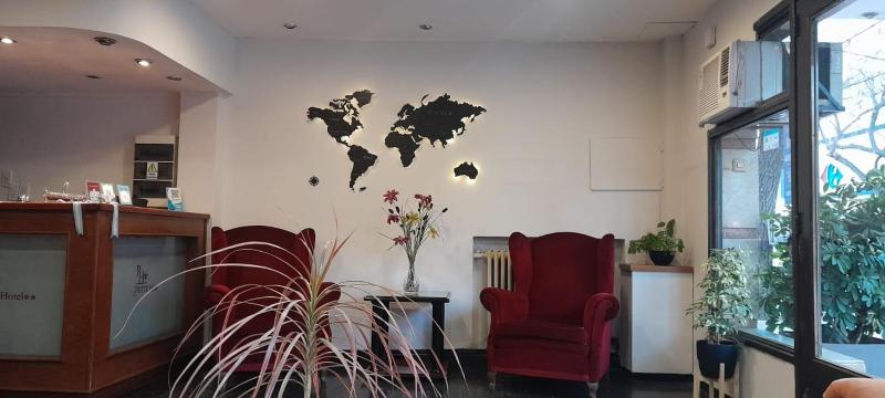 Hotel Petit - image 2