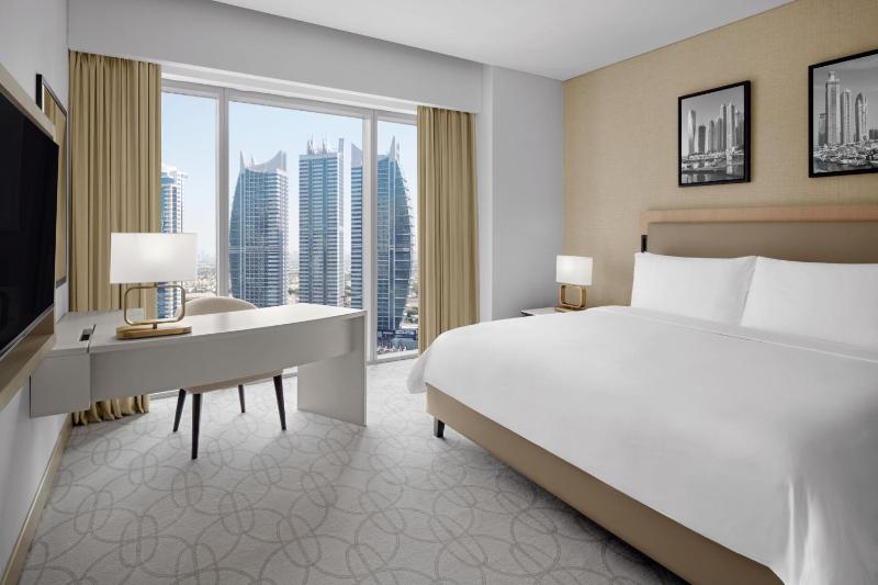 Premier City View Room, King bed and Sofa bed, Including direct access to Dubai Marina Mall & Marina Walk image 4