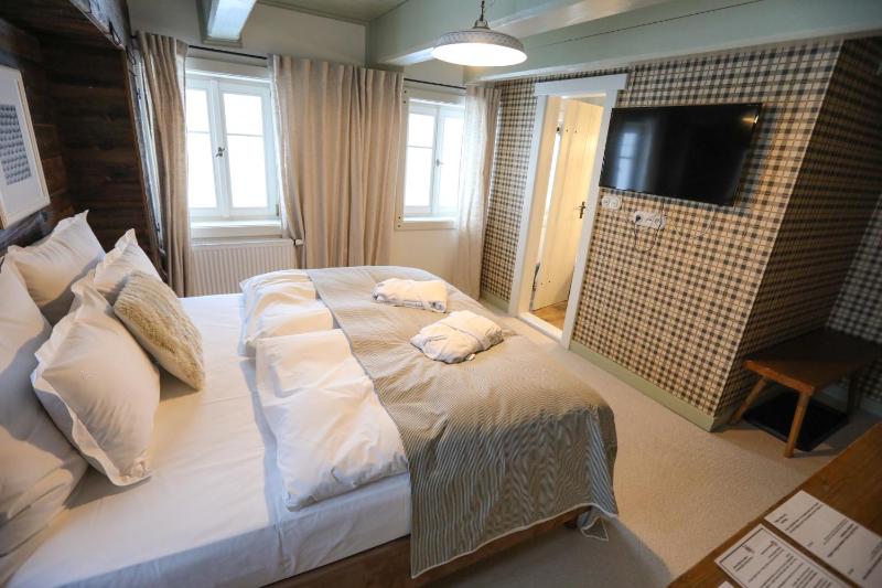 Double Room image 2