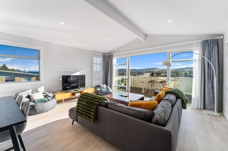 Timeout @ Taupo - Lake Views - image 15