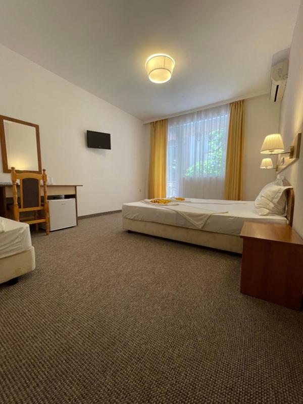 Alatoni Beach Hotel - image 14