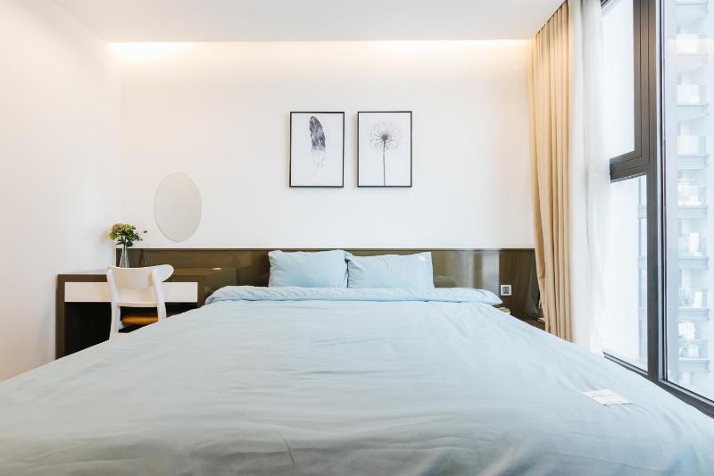Lynn Apartment - Vinhomes Metropolis near Lotte Center - image 6