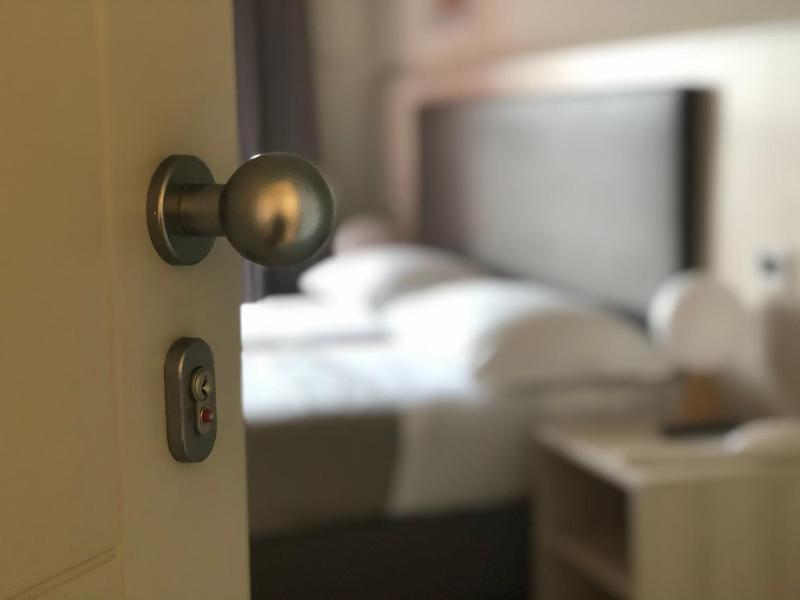 Double or Twin Room - Disability Access image 2