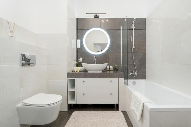 Nowoczesne Apartamenty z Parkingiem & Balkonem by Noclegi Renters - image 14