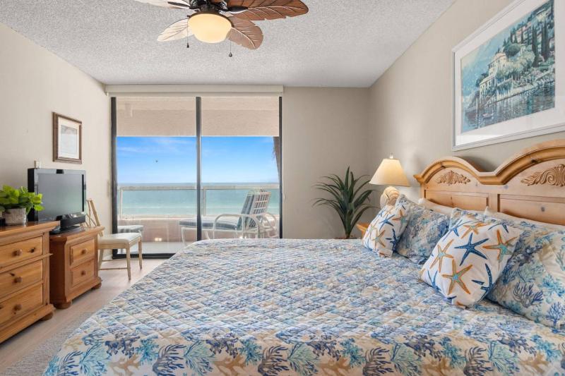 5F Crescent Beach Club - image 25