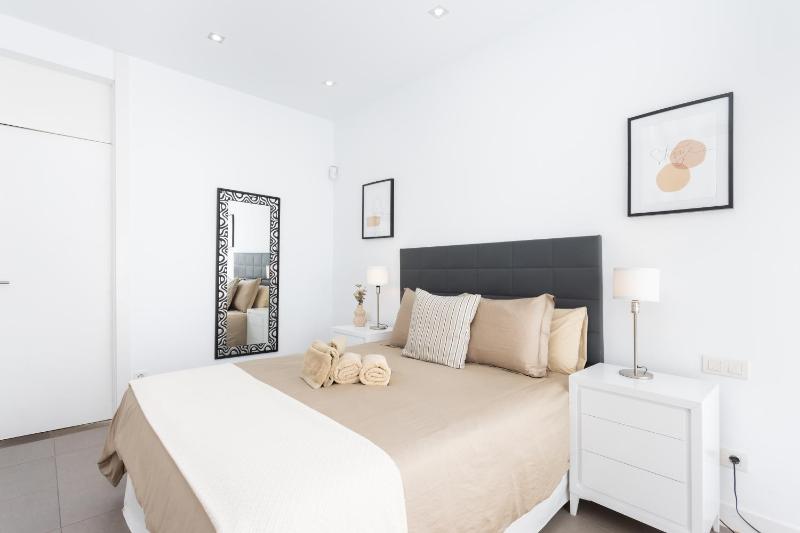 Luxury BKM in Playa del Duque - image 26