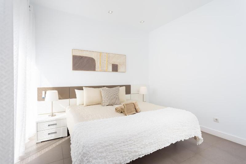 Luxury BKM in Playa del Duque - image 6