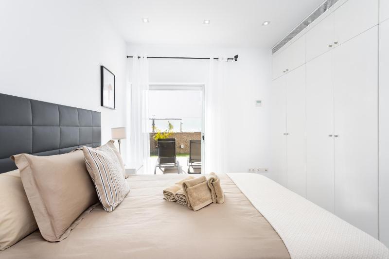 Luxury BKM in Playa del Duque - image 9