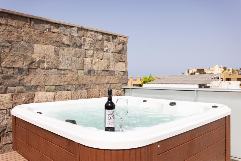 Luxury BKM in Playa del Duque - image 41