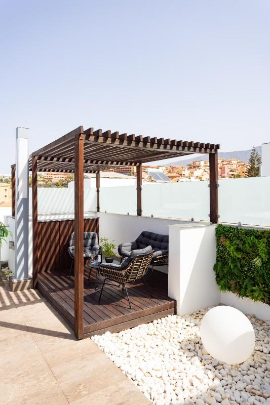 Luxury BKM in Playa del Duque - image 10