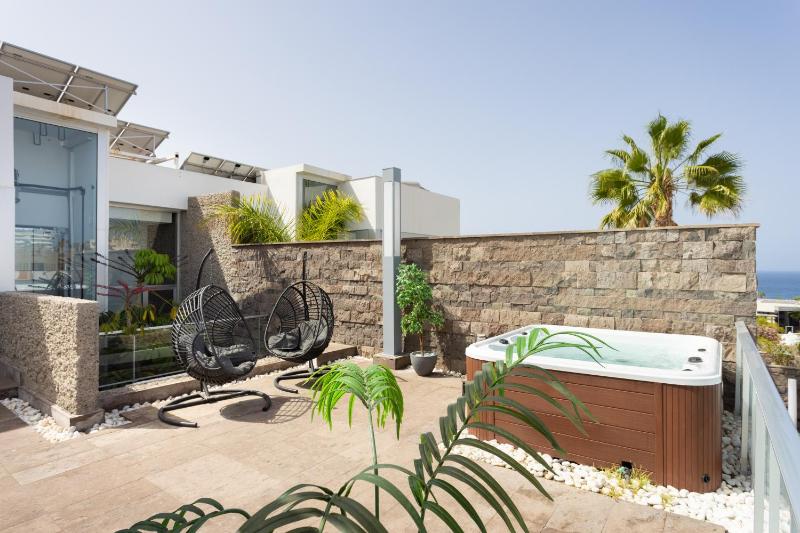 Luxury BKM in Playa del Duque - image 43
